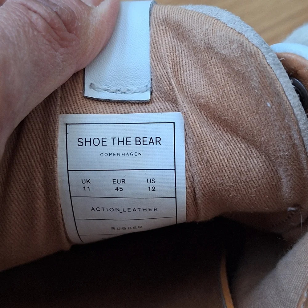 Shoe the Bear White and Tan Leather Low-Top Sneakers with Gum Sole Sz 12